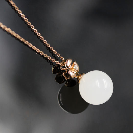 18K玫瑰金和田玉（白玉）镶钻玉珠吊坠--三瓣花         /玉珠10mm 商品图1