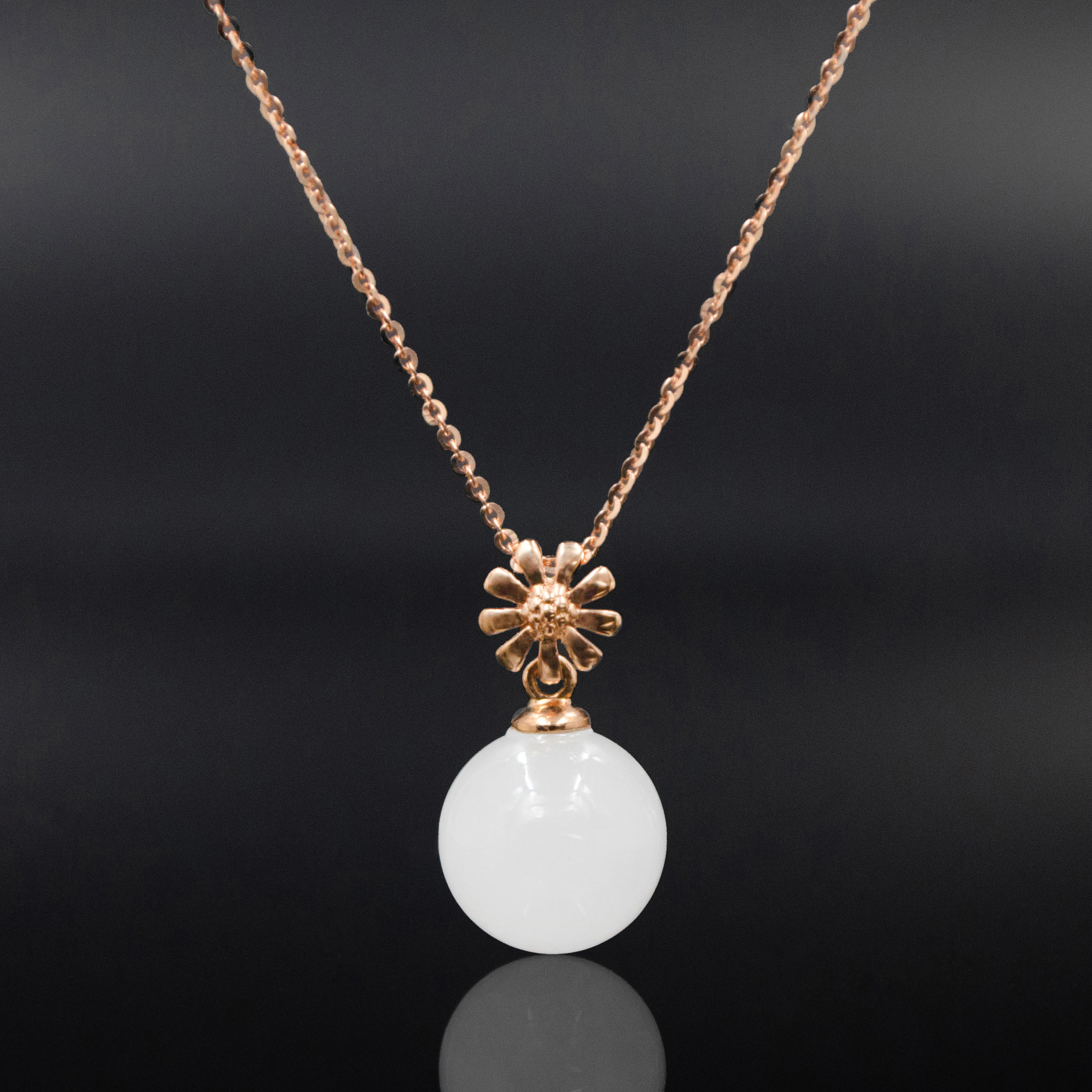 18k玫瑰金和田玉(白玉)玉珠吊坠--太阳花 /玉珠10mm