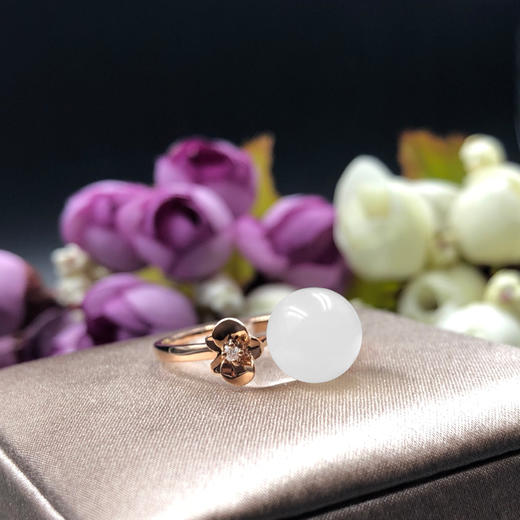 18K玫瑰金和田玉（白玉）镶钻戒指--花轻梦  / 玉珠10mm（圈口请备注留言） 商品图1