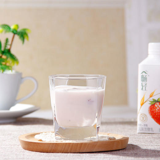 伊利畅轻风味发酵乳(燕麦 草莓) 250g