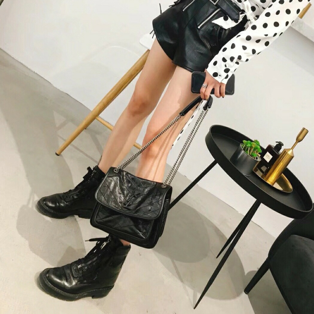 niki baby monogramm 迷你号复古褶皱和绗缝黑色真皮链条包