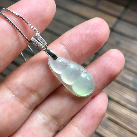 冰种飘阳绿翡翠福豆 商品图8