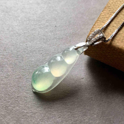 冰种飘阳绿翡翠福豆 商品图1