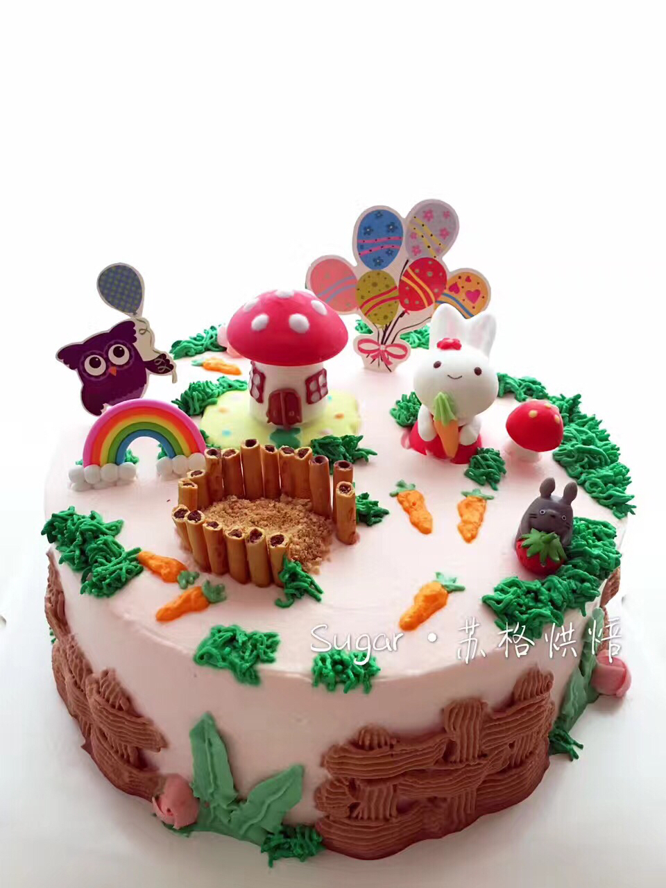 小兔主题奶油水果蛋糕