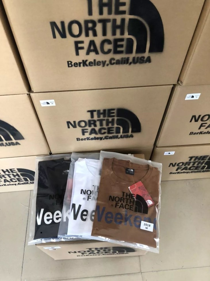 18年中大促】北面黑标情侣款科技面料短袖 !