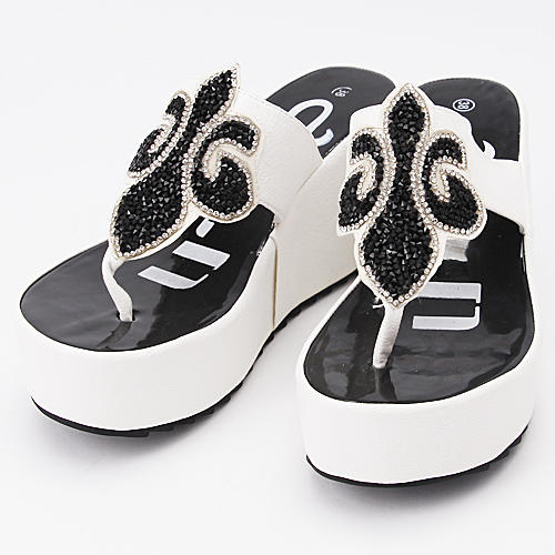 38码女士白色夏季烫钻厚底坡跟夹脚凉鞋 D40 商品图0