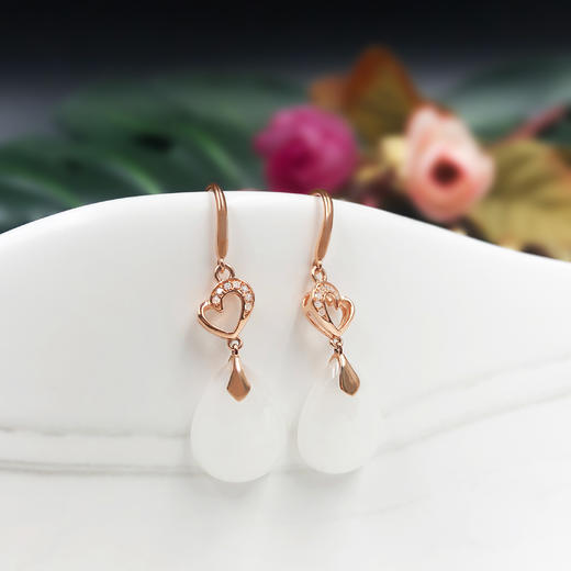 【时尚】18K玫瑰金和田玉（白玉）水滴镶钻耳饰-心心相印 单面水滴2*16mm/总长38mm 商品图1