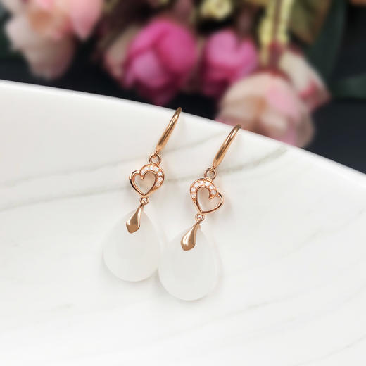 【时尚】18K玫瑰金和田玉（白玉）水滴镶钻耳饰-心心相印 单面水滴2*16mm/总长38mm 商品图2