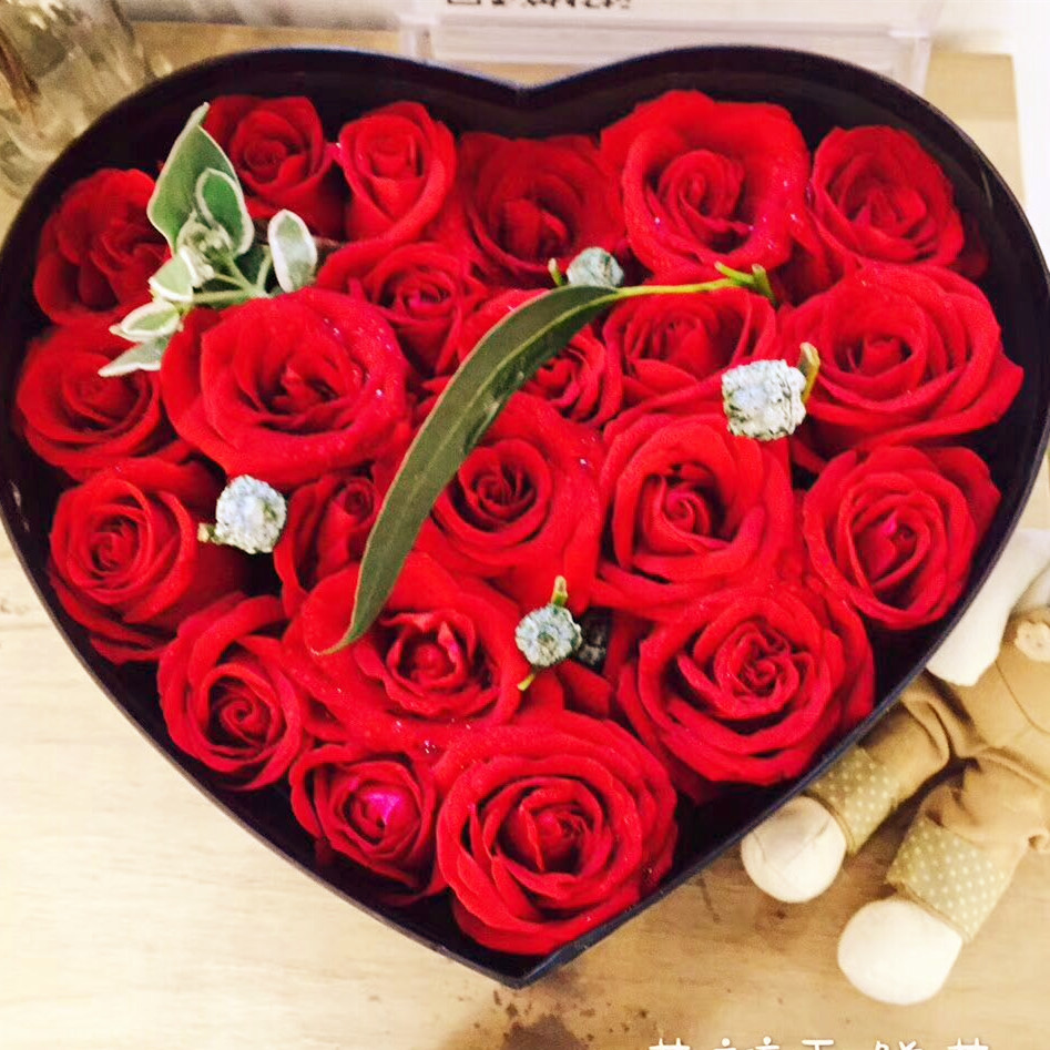【相伴】红玫瑰桃心礼盒