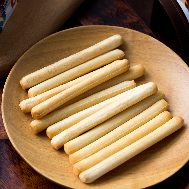 意大利进口零食 费列罗能多益巧克力棒子饼干48g