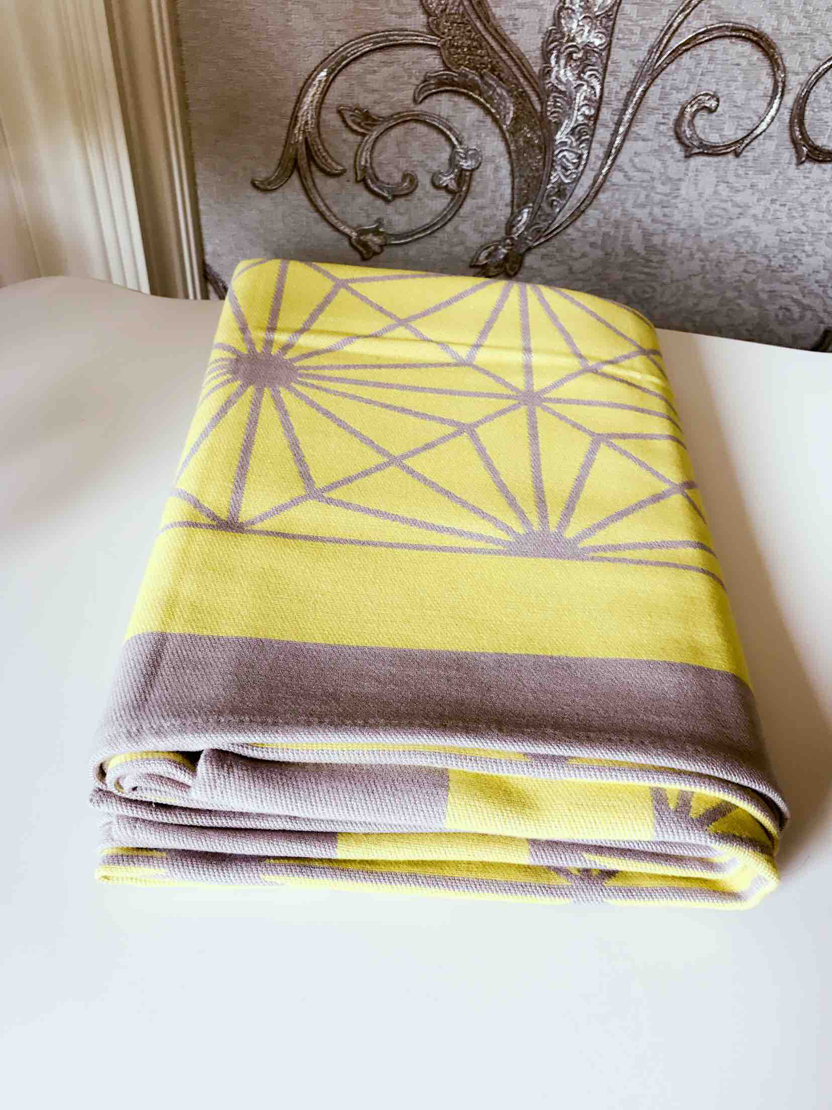 出口强货100�mboo竹纤维大毯子130*180cm 温和儒雅灰黄色 高端品质!