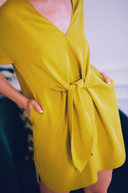 AtelierMissLu / Hedy 芥黄蝴蝶结连身裙 商品图1