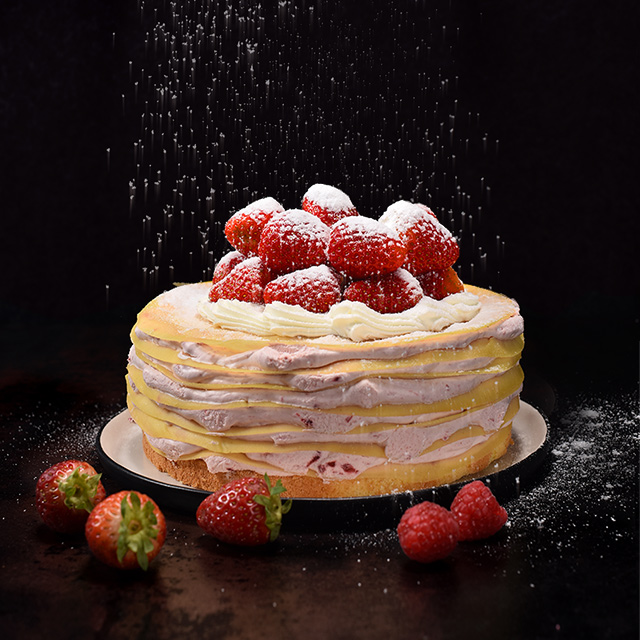 草莓雪千层蛋糕