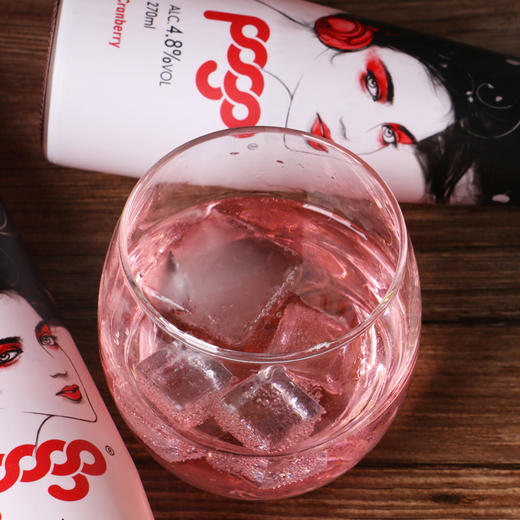 潘果蔓越莓味朗姆鸡尾酒