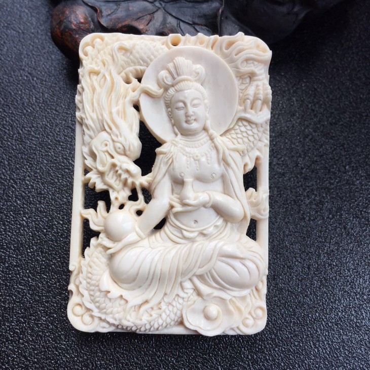 【d48477】猛犸象牙御龙观音挂件,天然西伯利亚冰料,镂空雕刻,雕工