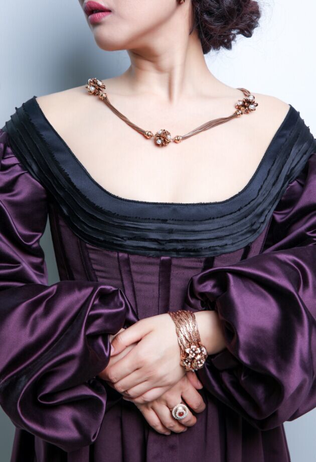 意大利 90年代 dolce&gabbana 宫廷主义 鱼骨塑身礼服裙