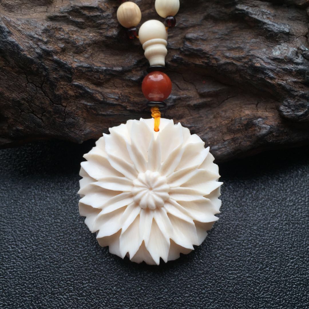 【d48585】猛犸象牙太阳花项链