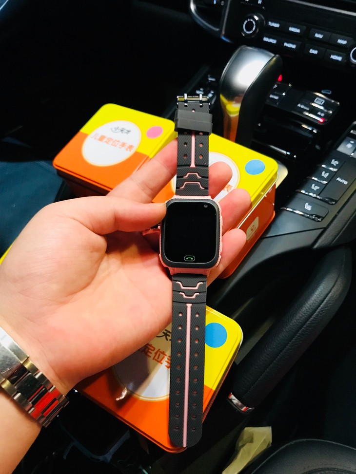 晓天才五代升级版儿童定位手表!