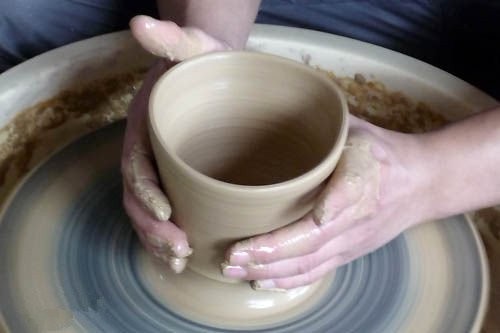    陶艺课单次(三选一)  > (古法拉胚,手工捏塑,釉下彩绘)