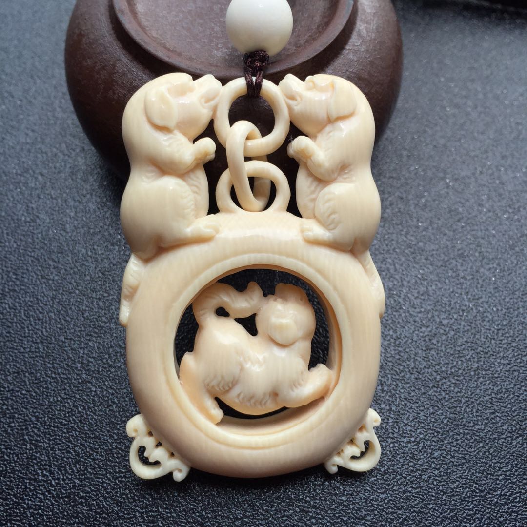 【d48663】猛犸象牙旺财挂件