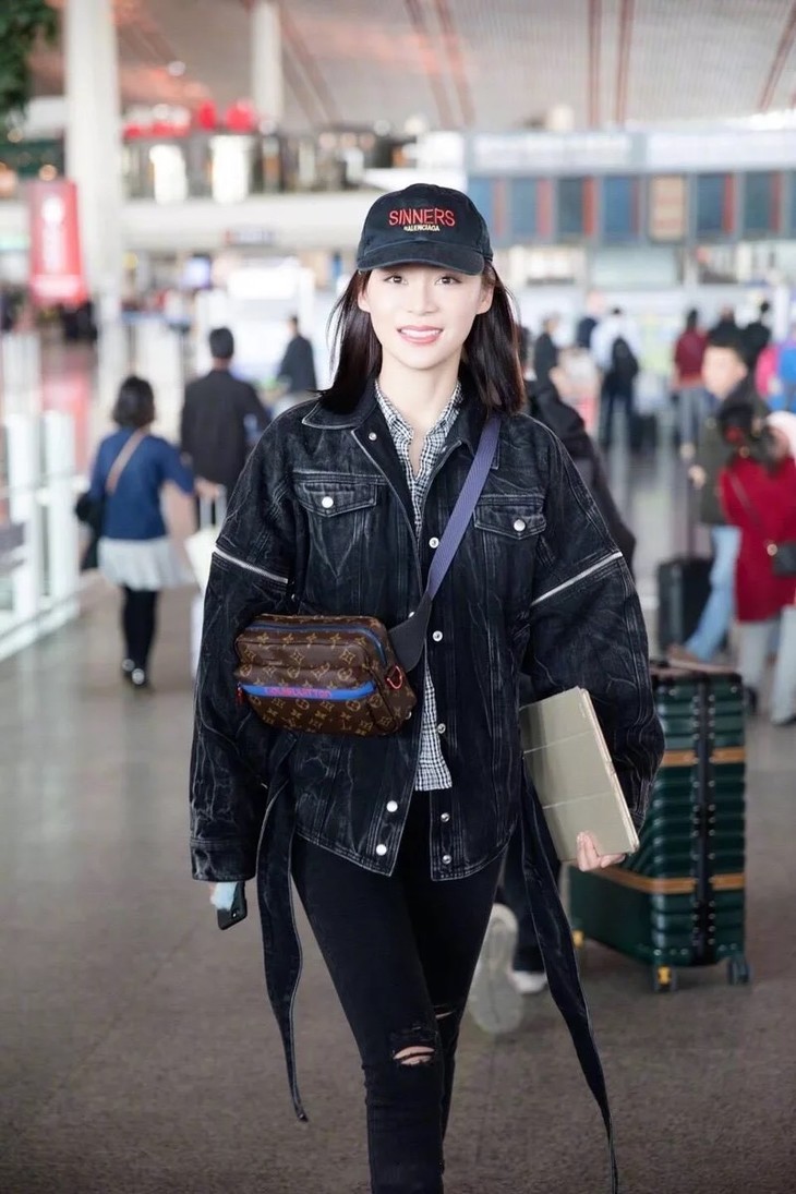 l*v 18年限量版 明星同款拼色老花胸包