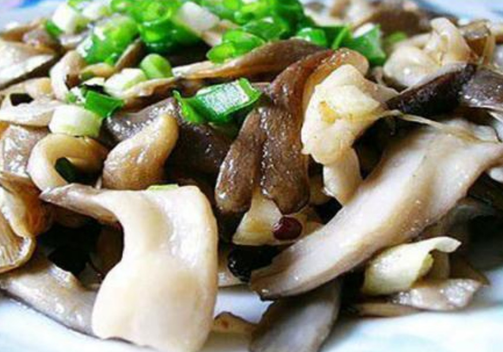 【阿凡提(清真)】平菇炒肉盖浇饭/盘:送餐纸 薄荷糖