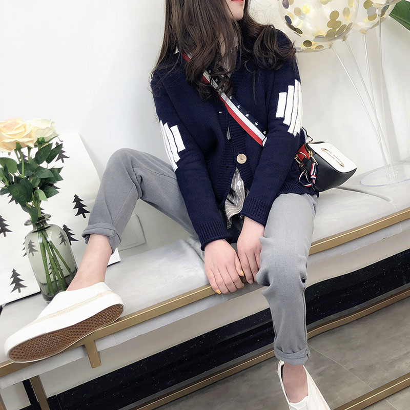 初唯 女2018新款秋装女装宽松长袖上衣春秋季短款针织开衫
