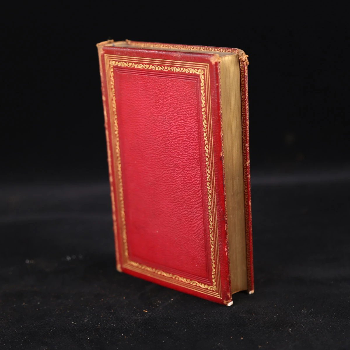 1866年《丁尼生诗集》真皮精装书脊封面烫金书口刷金