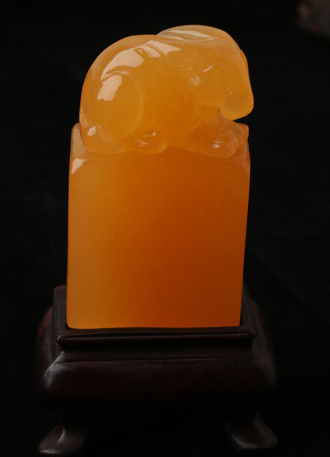 【d900454】印尼金田黄兔子印章