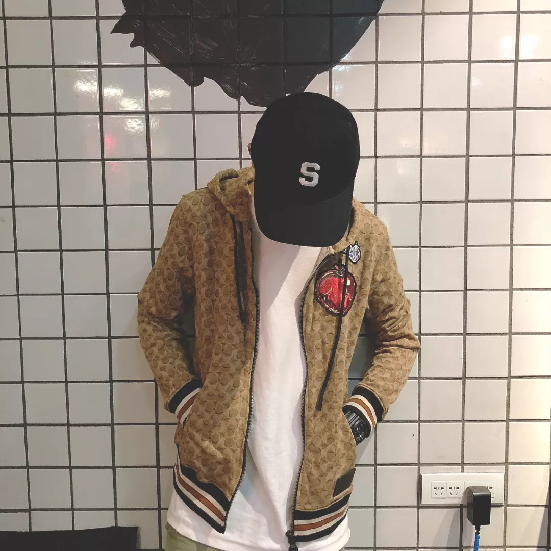 高克重 刺绣贴补毛圈款式 sneezy卫衣拉链连帽款