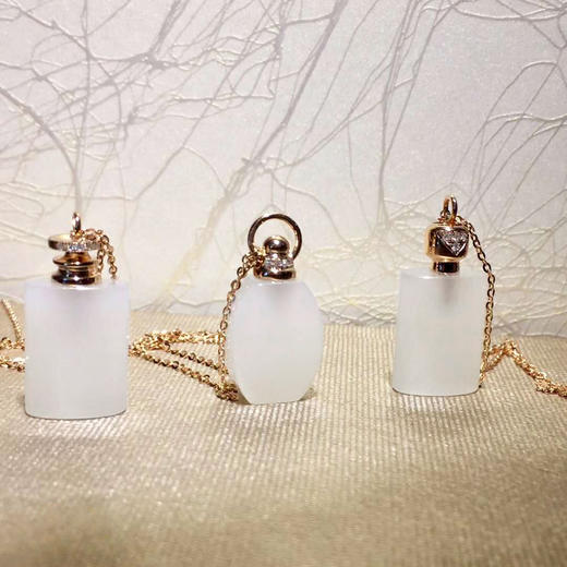 18K玫瑰金白玉项链-馨香四溢  12*16mm 商品图3