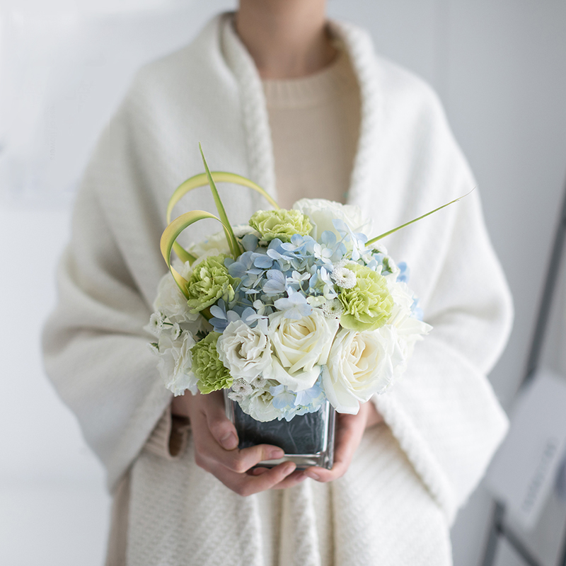 会议桌花宴会签到花前台花演讲讲台花小桌花