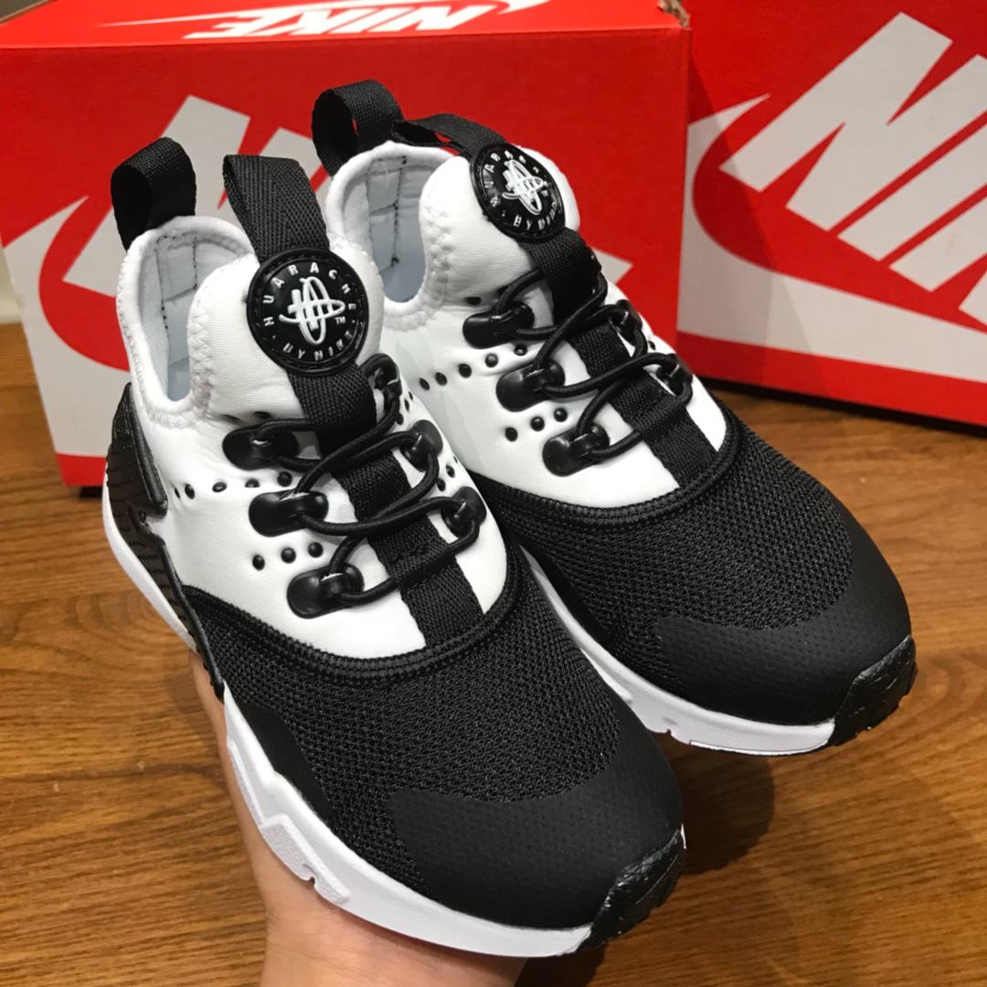 点此购买 nike huarache run print华莱士5 代运动童鞋一脚蹬 xcl