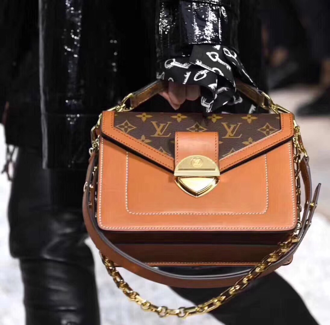 lv独家正品品质 m44386,复古拼色双面用邮差包,尺寸23cm,过海关进专柜