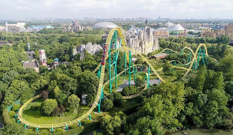 眨个眼就结束,时速高达110km的"蓝月飞车"