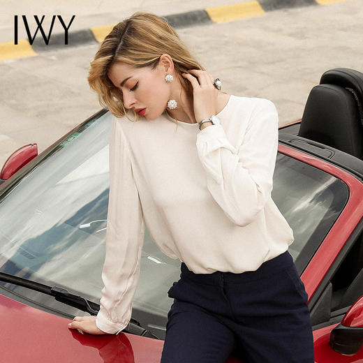 IWY/衬衫设计感小众白色圆领雪纺衫黑色时尚气质喇叭裤OL商务职业套装B8324 商品图3