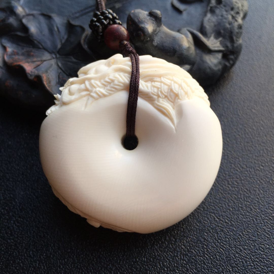 【d49916】猛犸象牙龙面包圈吊坠