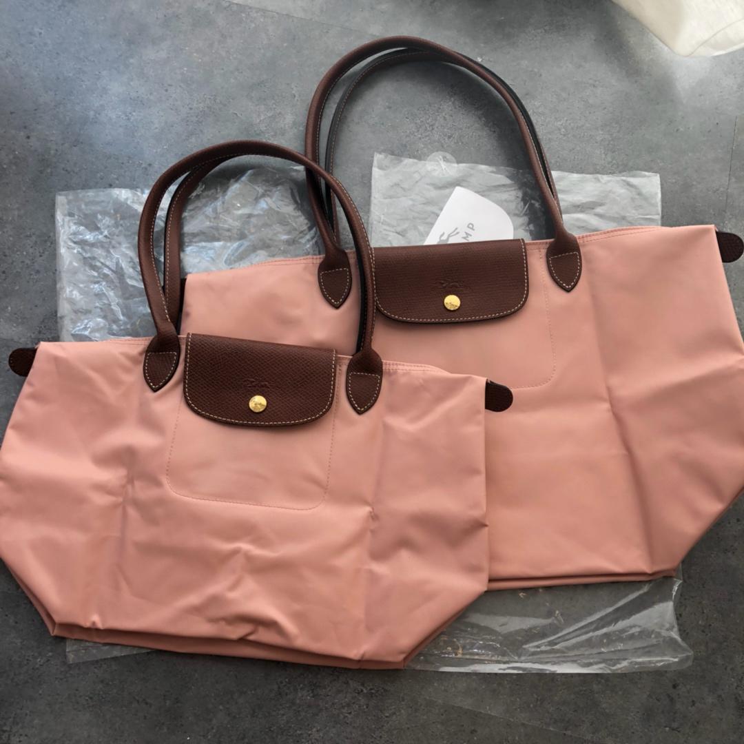 龙骧樱花粉饺子包