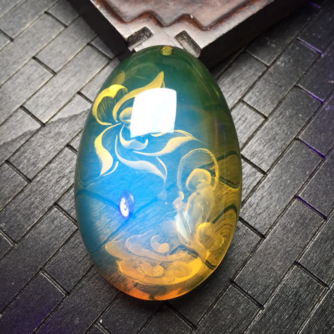 中秋特惠【400056】墨西哥蓝珀阴雕莲花悟道吊坠