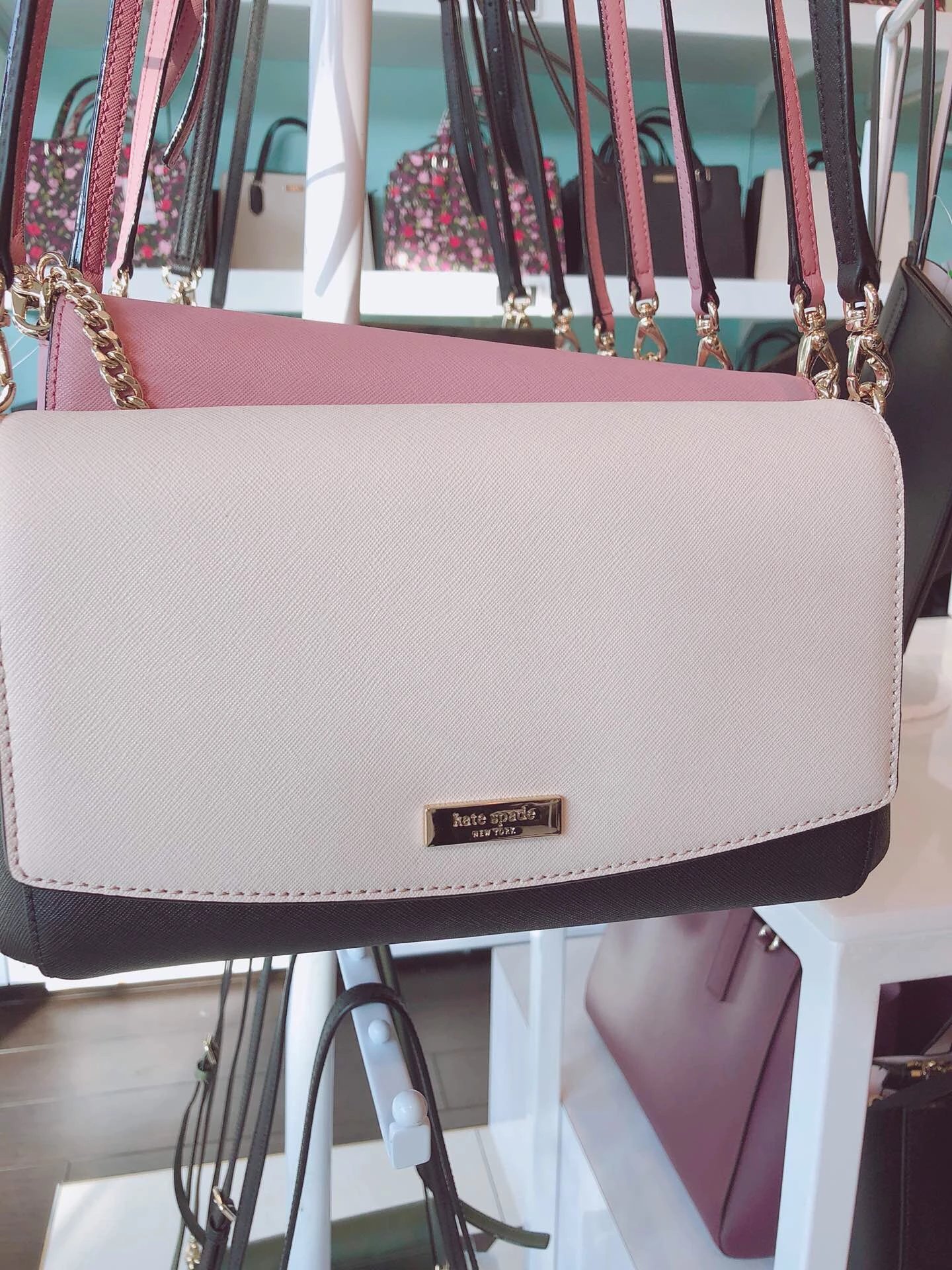 kate spade 黑色奶白色拼色信封包,可手拎可肩背