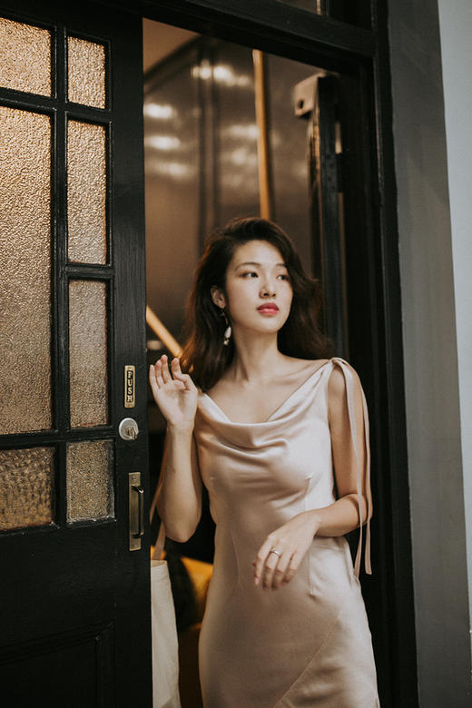 AtelierMissLu / Evelyn 香槟粉荡领飘带小礼服 商品图0