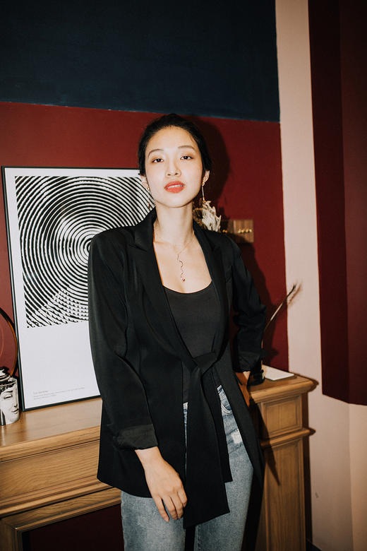 AtelierMissLu / Astrid 黑色系带西装 商品图2