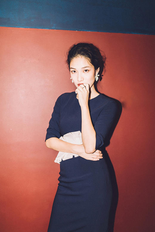 AtelierMissLu / Brenda 藏青褶皱装饰中袖连身裙 商品图6