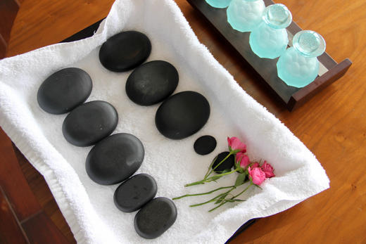 spa温泉会所·能量热石按摩60分钟