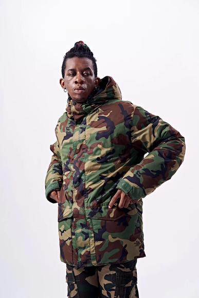 MADNESS中长款羽绒服,面料 采用杜邦防水防