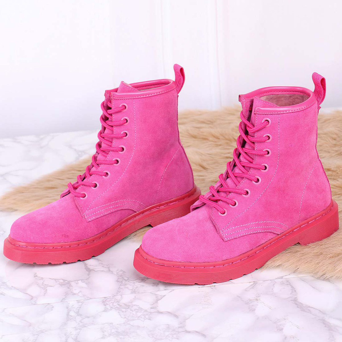 英国clous krause 马丁靴女全粉色反毛皮8孔英伦高帮鞋女ckzj17w097a