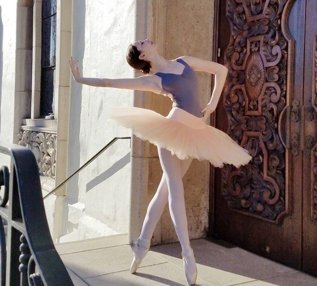 莱昂诺尔公主 跳芭蕾图片