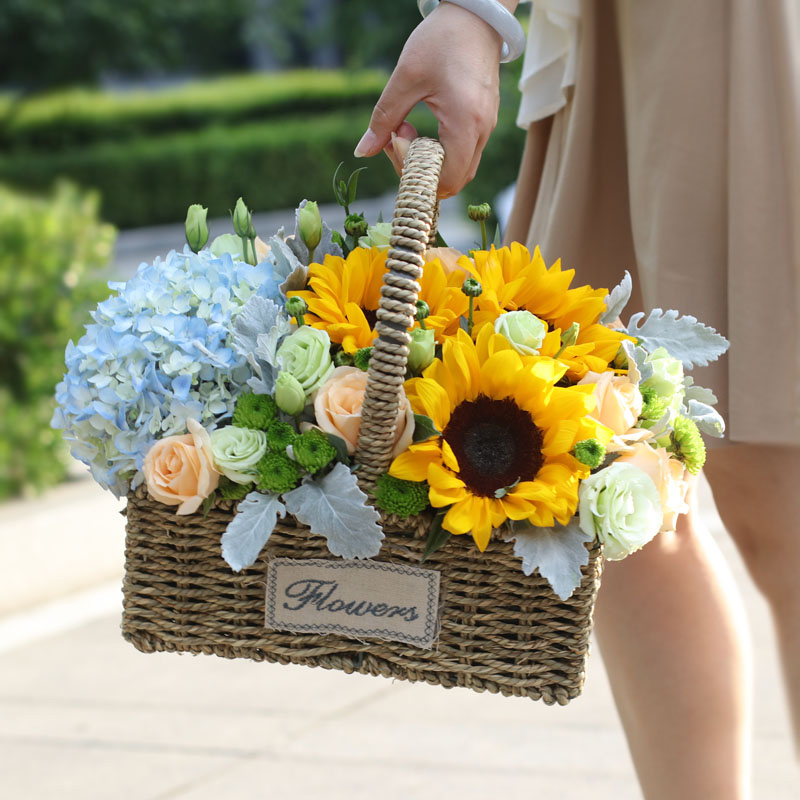 玫瑰混搭创意精致手提花篮-送女朋友妈妈闺蜜朋友惊喜告白鲜花情人节