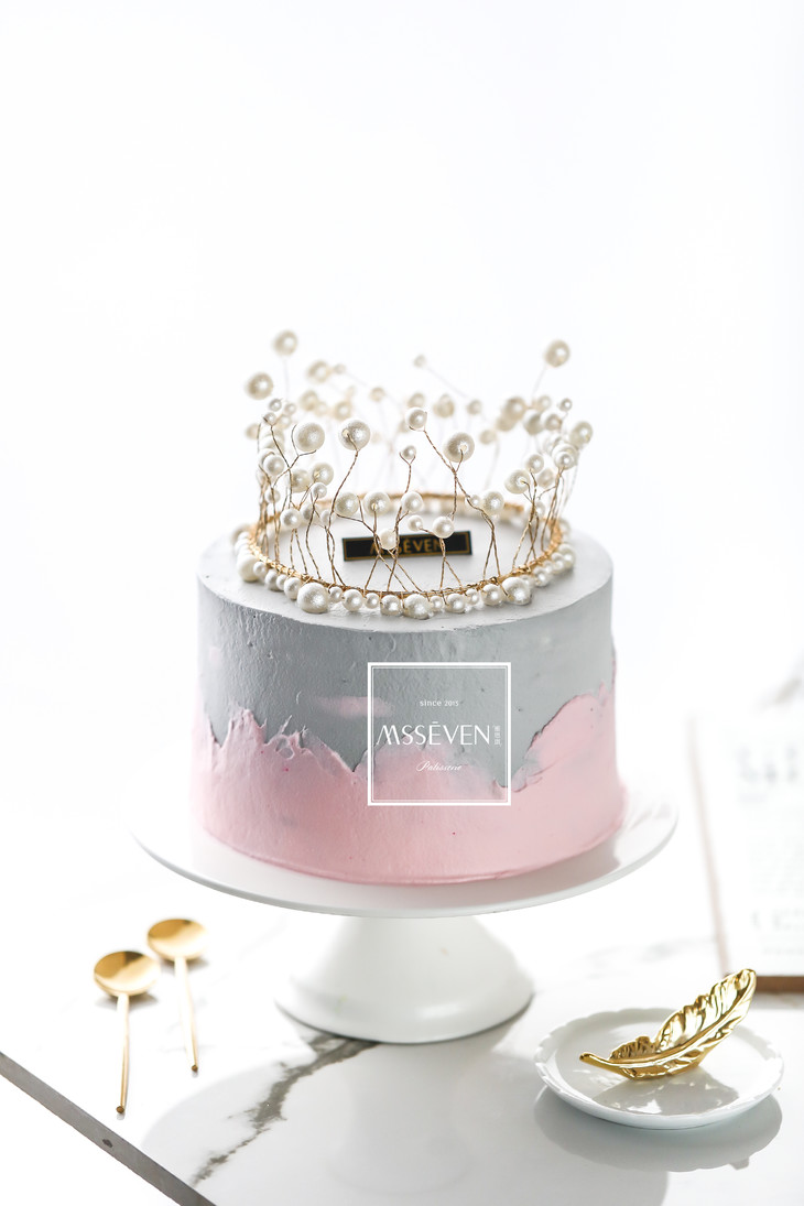 再把最甜蜜的爱意放进蛋糕里,这是送给女神最好的礼物了