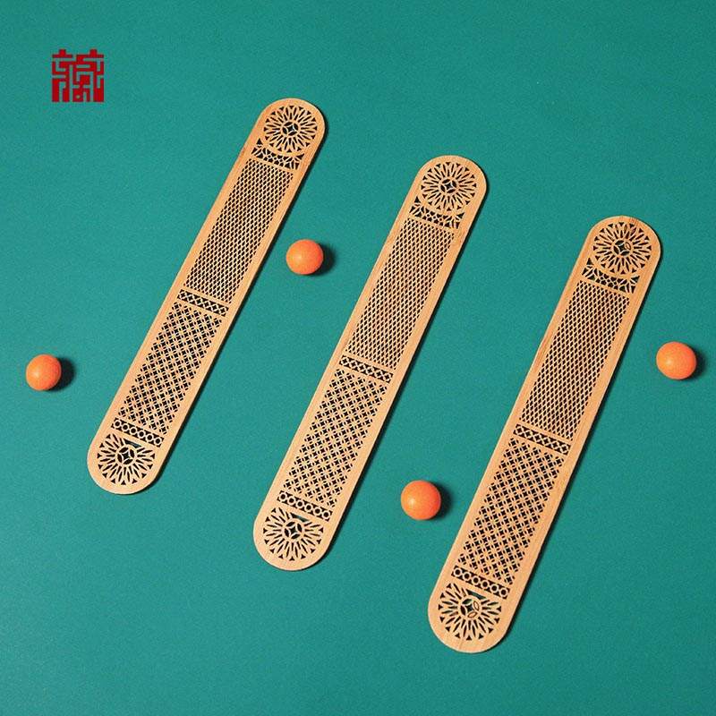 镂空纹样竹尺书签